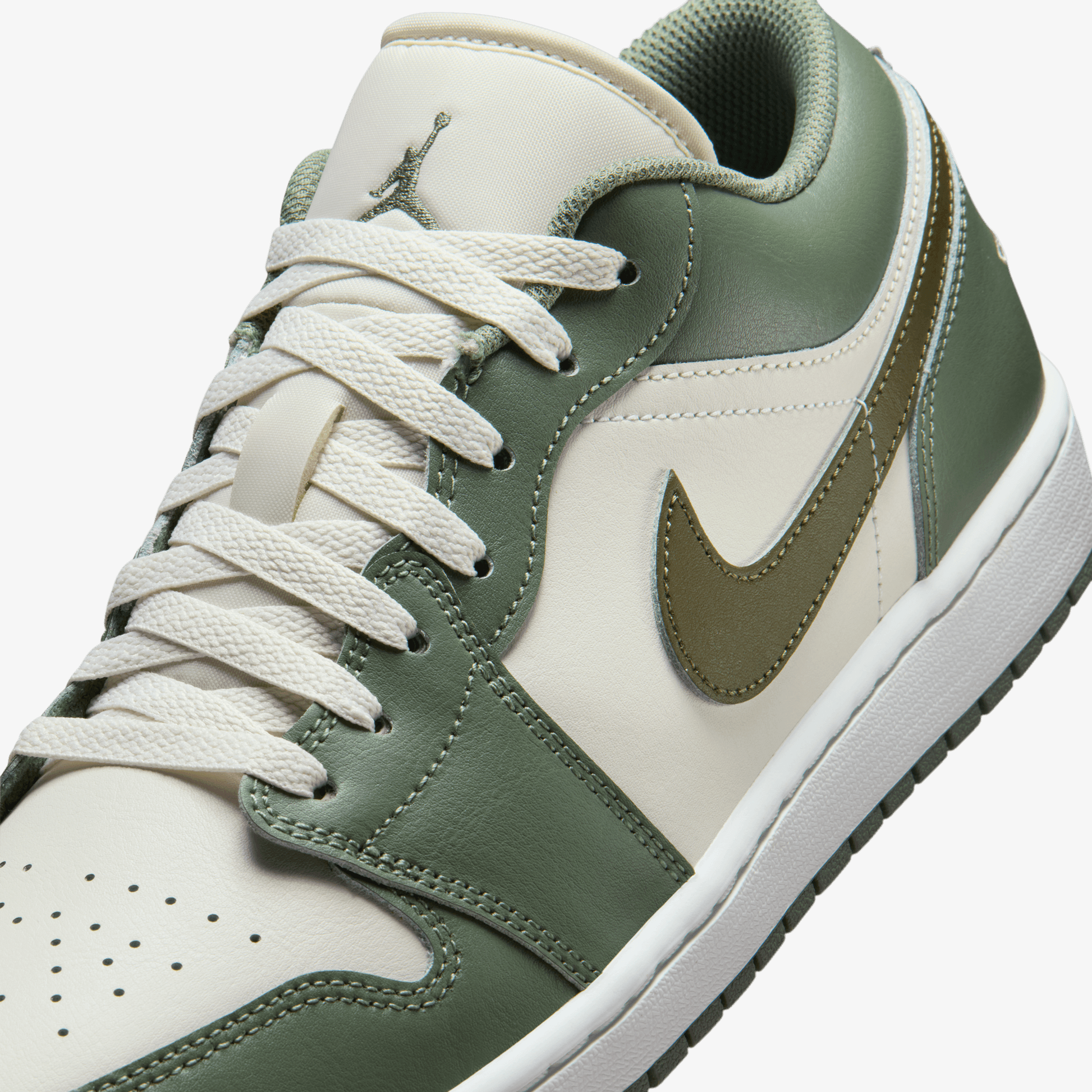 JORDAN | AIR JORDAN 1 LOW { VINTAGE LICHEN/MEDIUM OLIVE-SUMMIT