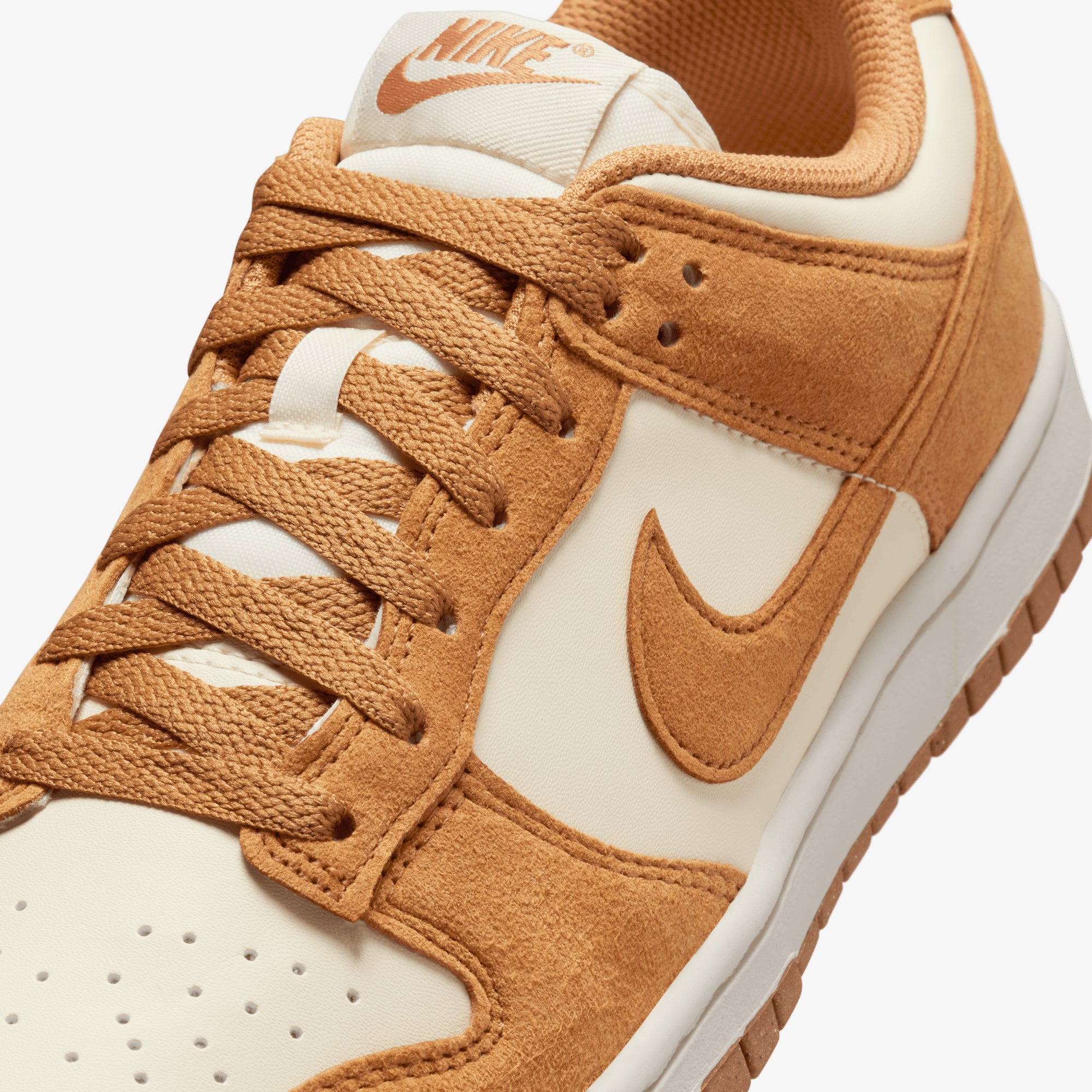 NIKE | DUNK LOW { COCONUT MILK/FLAX-SAIL – Superkicks