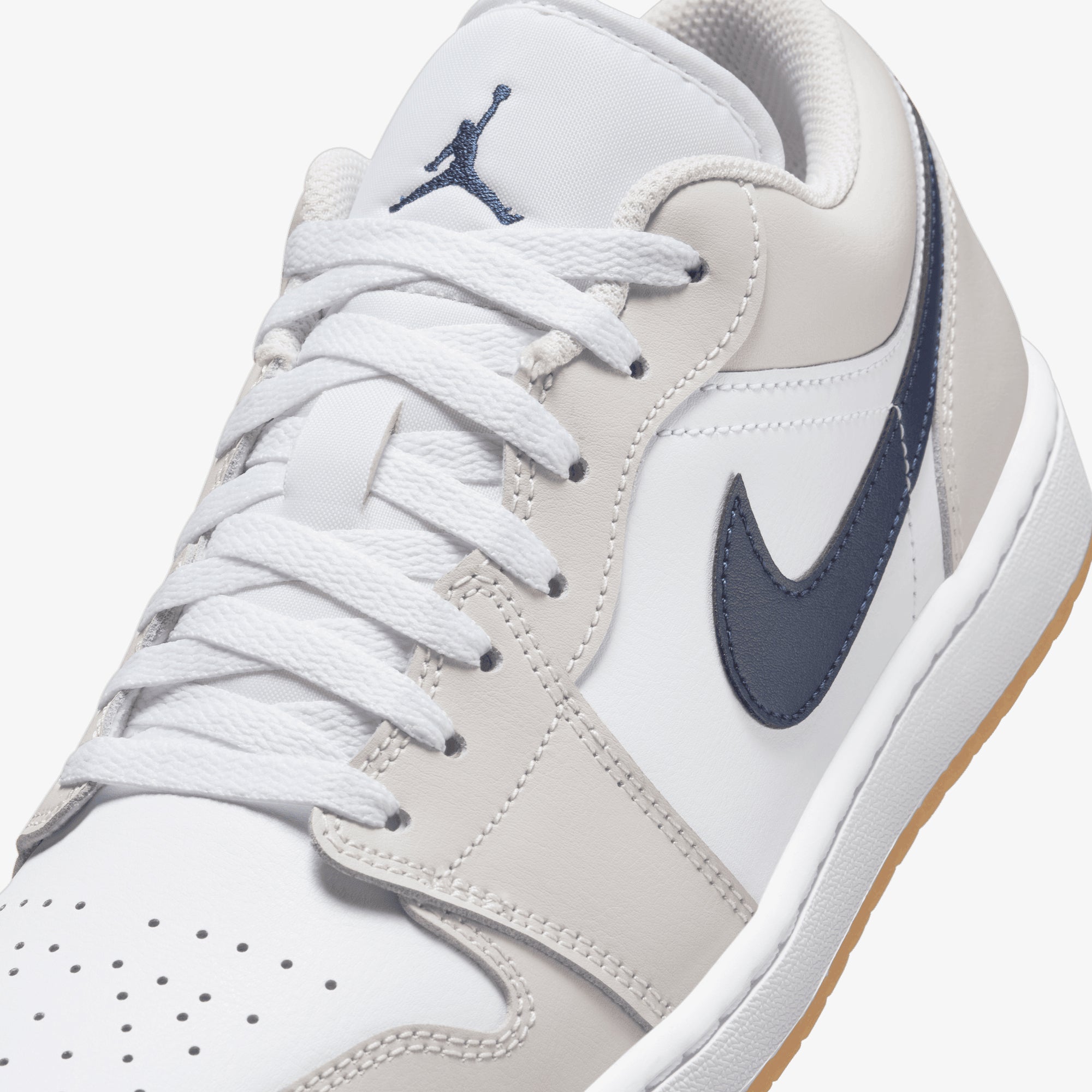 white midnight navy jordan 1