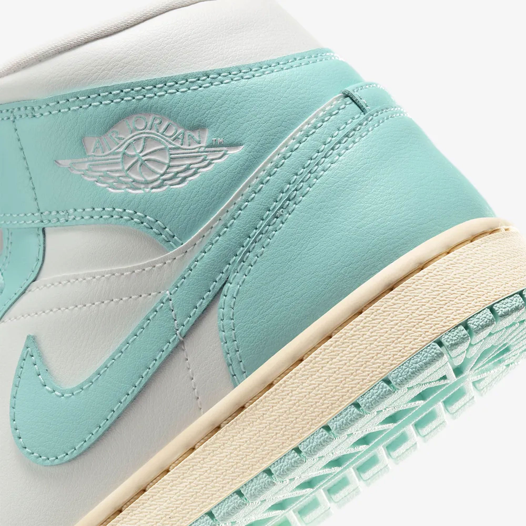 JORDAN | AIR JORDAN 1 MID { SAIL/LIGHT DEW-MUSLIN – Superkicks