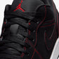 JORDAN | AIR JORDAN 1 LOW { BLACK/UNIVERSITY RED-WHITE