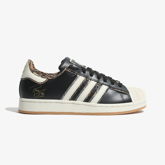 Adidas Originals | ADIDAS ORIGINALS x RANVEER SINGH SUPERSTAR { CBLACK/OWHITE/CBLACK