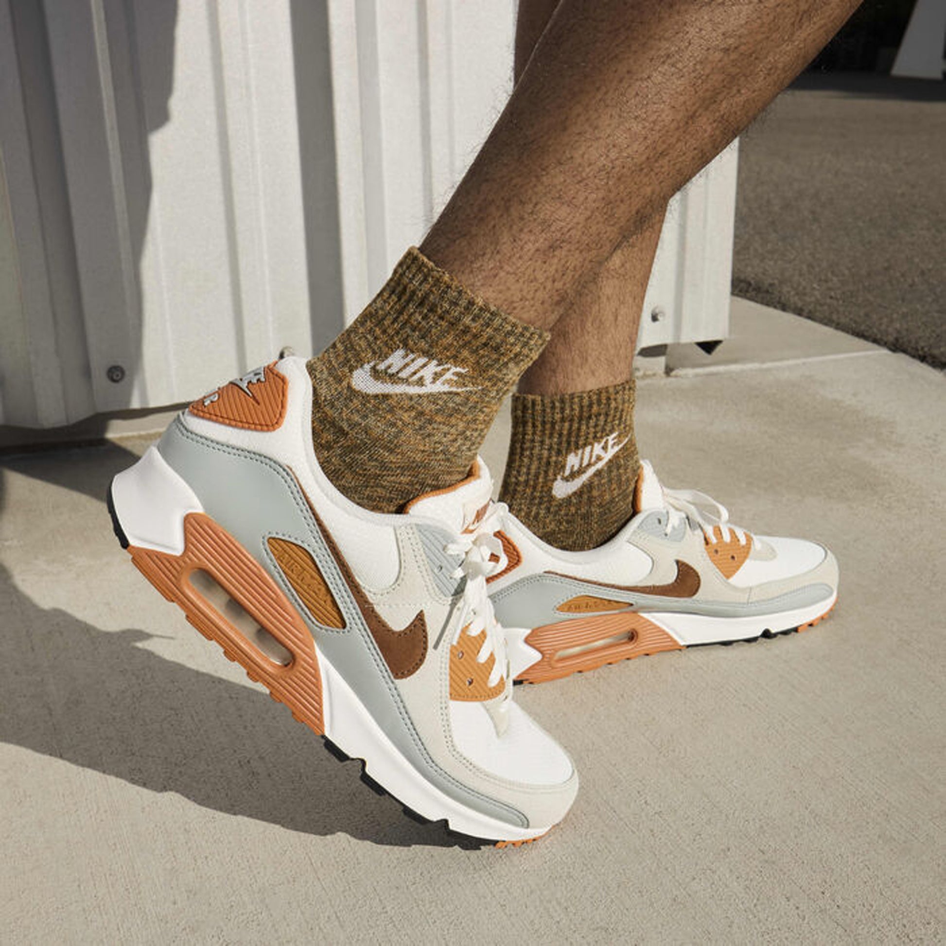 Nike AIR MAX 90 SUMMIT WHITE/LT BRITISH TAN-MONARCH – Superkicks