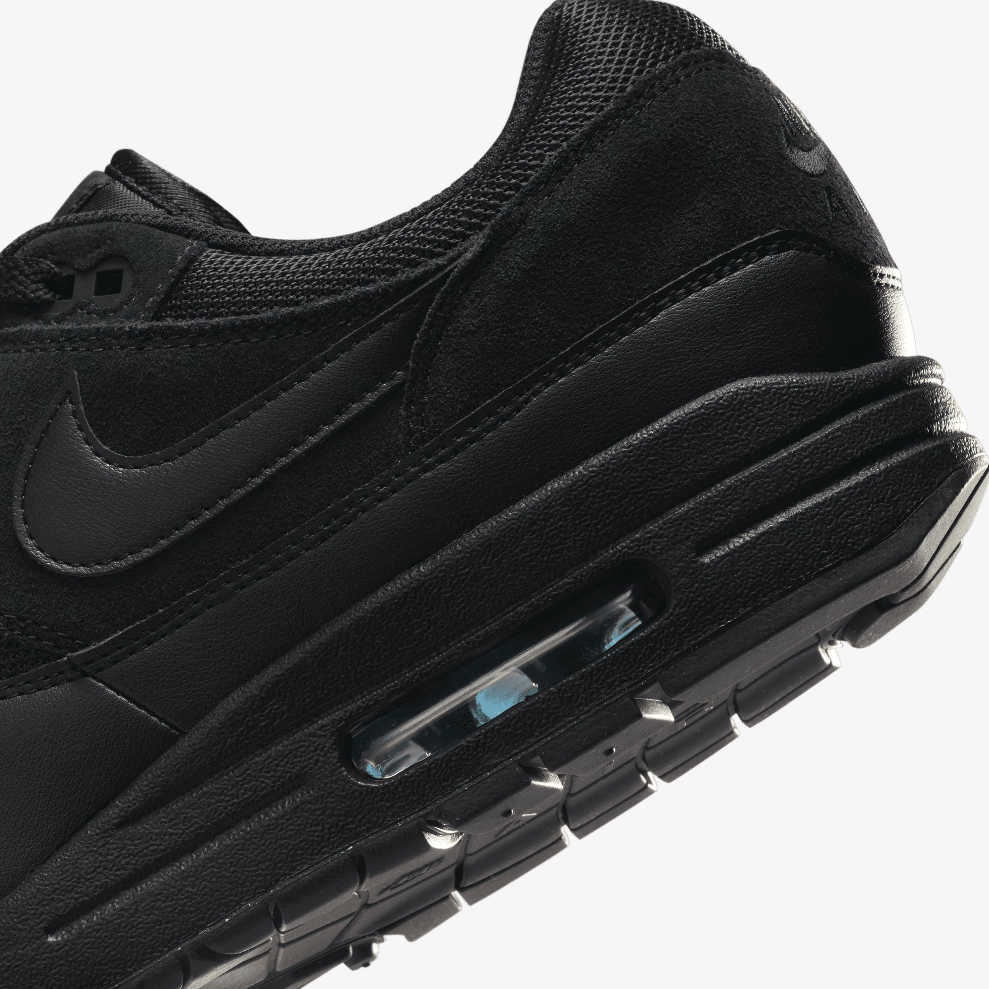 nike air max 1 essential triple black