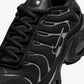 NIKE | AIR MAX PLUS SE { BLACK/OFF NOIR-METALLIC SILVER