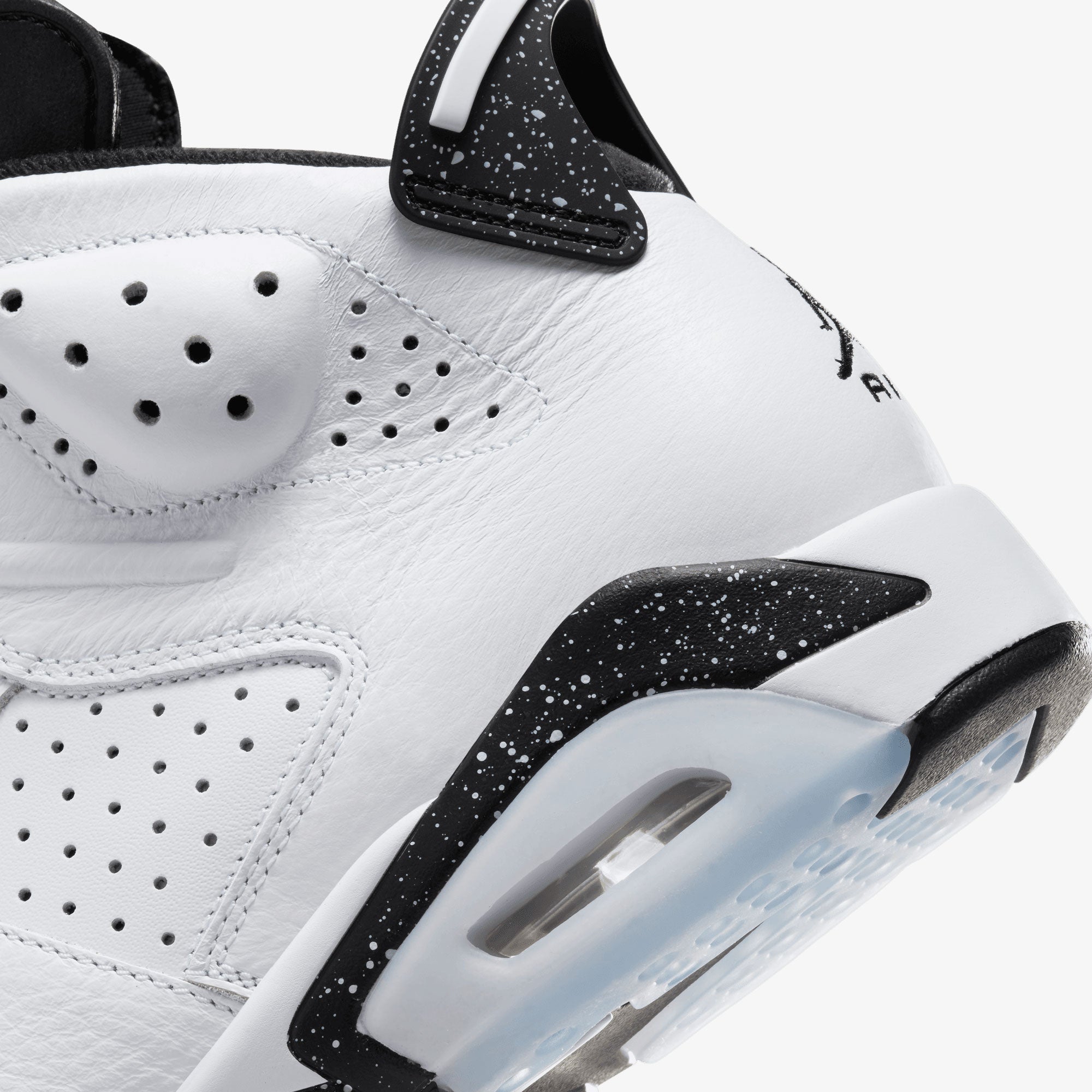 Jordan | AIR JORDAN 6 RETRO { WHITE/BLACK – Superkicks
