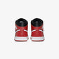 JORDAN | AIR JORDAN 1 MID { BLACK/WHITE-GYM RED