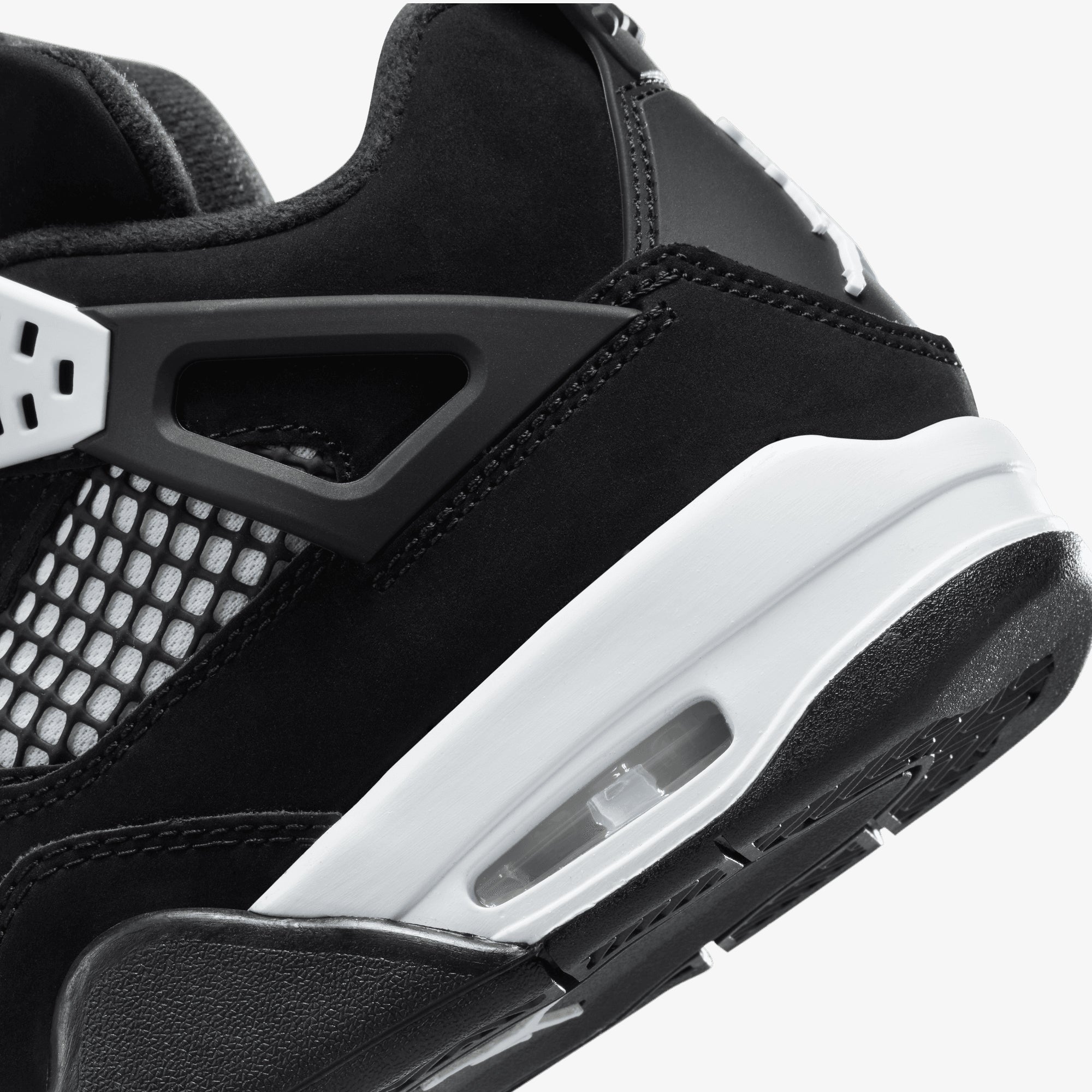 貧*g様 NIKE AIR JORDAN 4 RETRO Thunder NIKE AIR JORDAN 4 RETRO Thunder サンダー 5/29発売｜Nike Air Jordan