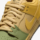 NIKE | SB DUNK LOW PRO { SAFFRON QUARTZ/SAFFRON QUARTZ-PEAR