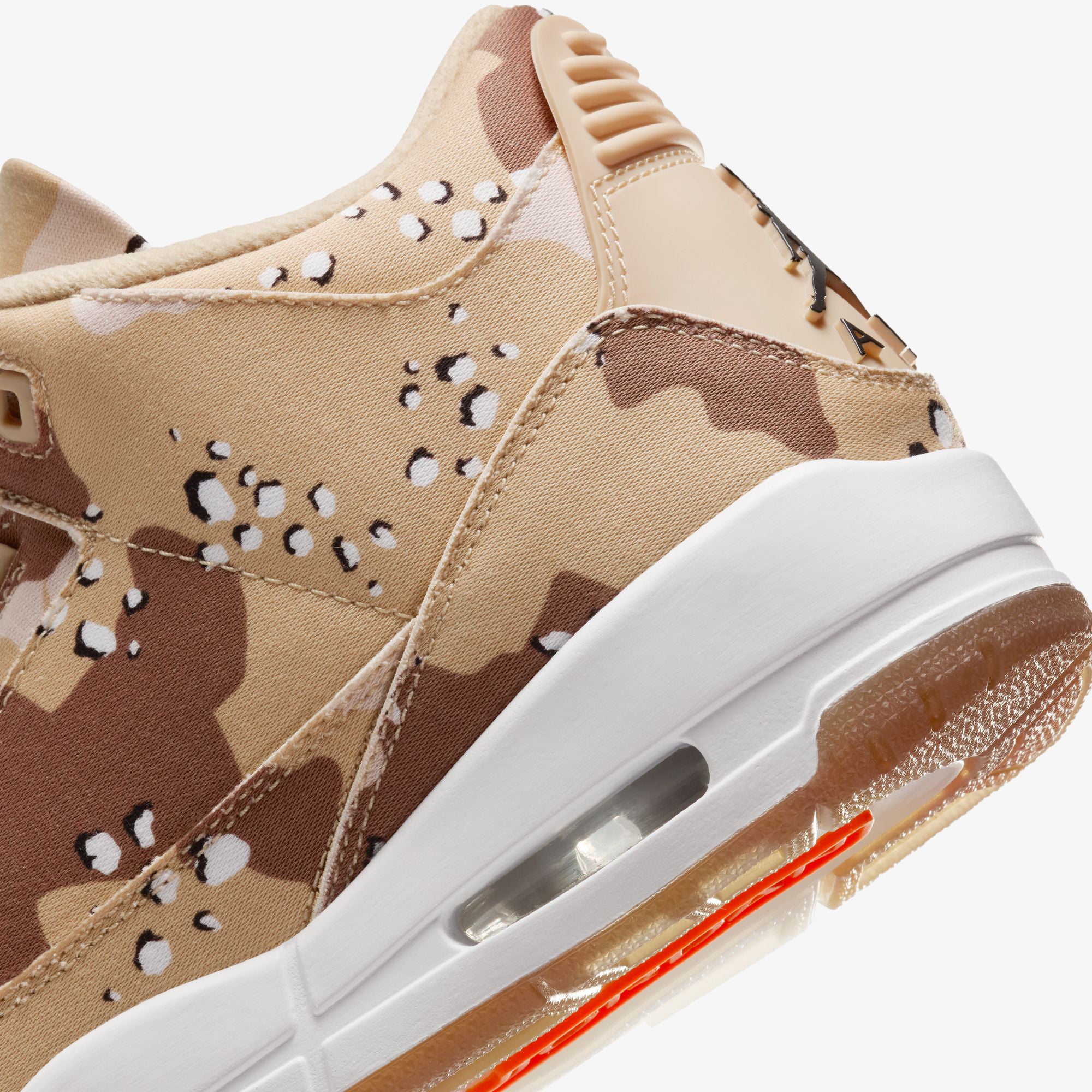 シューズ(男性用) NIKE AIR JORDAN 3 RETRO TEX DESERT CAMO Jordan 3 Retro Tex WNBA 