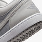 JORDAN | AIR JORDAN 1 LOW SE { OFF WHITE/LT SMOKE GREY-SOFT PEARL