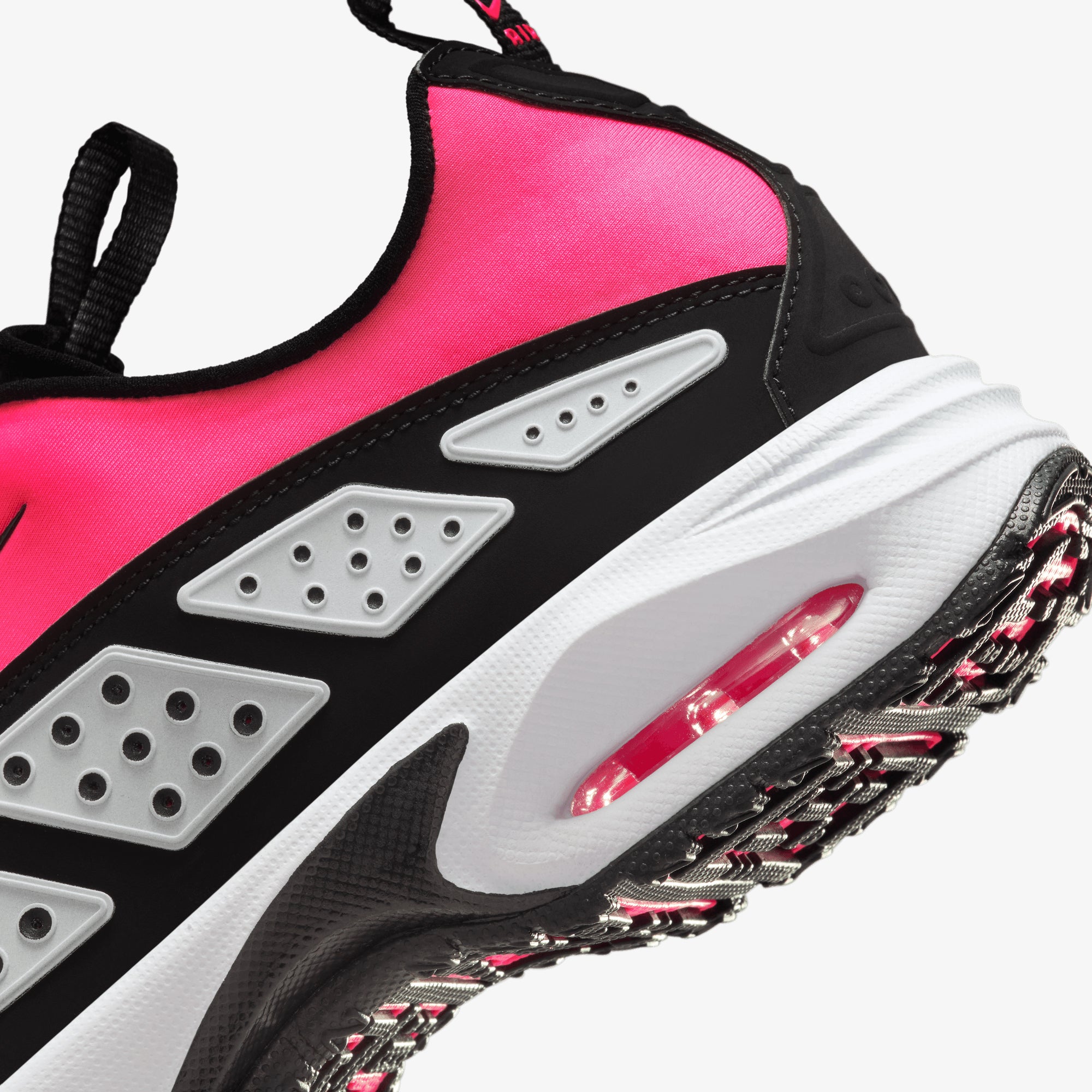 NIKE WMN AIR MAX SNDR Hyper Pink and Black – Superkicks