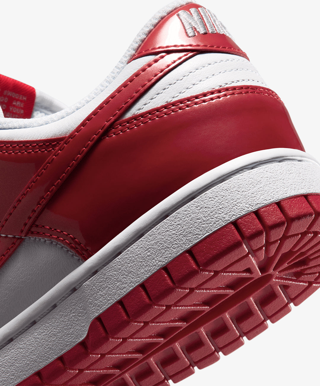 NIKE | DUNK LOW SE { WHITE/UNIVERSITY RED-WHITE – Superkicks