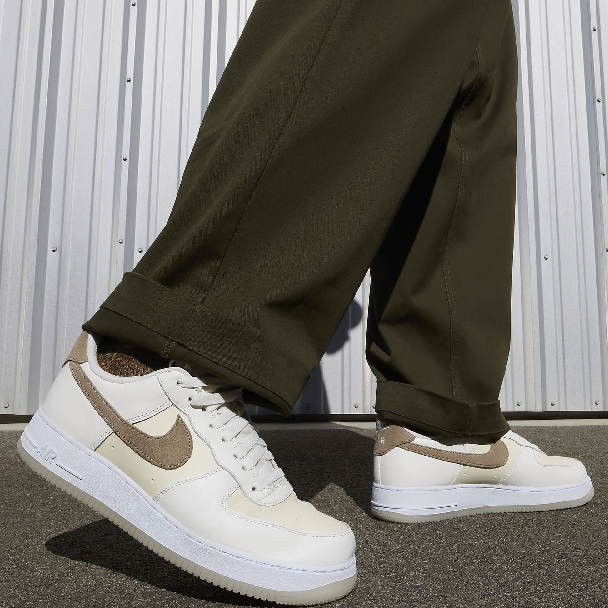 Nike AIR FORCE '07 LV8 SAIL/KHAKI-COCONUT MILK-WHITE