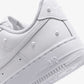 NIKE | AIR FORCE 1 '07 SE { WHITE/WHITE-MTLC SUMMIT WHT
