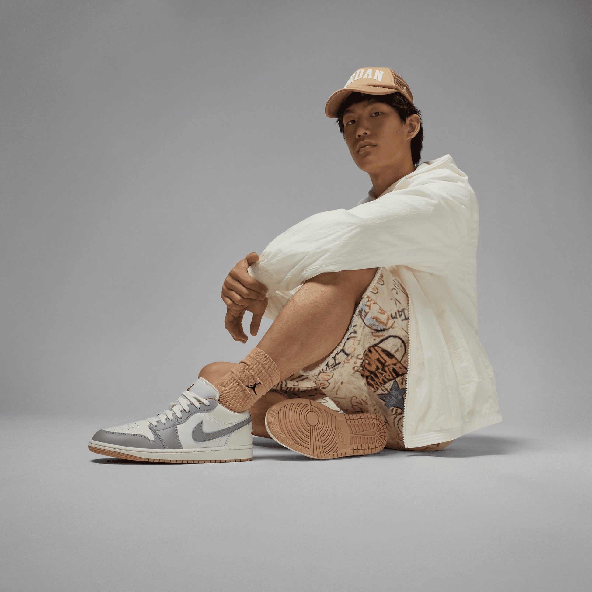 JORDAN AIR JORDAN LOW SAIL/FIRE RED-COLLEGE GREY-HEMP