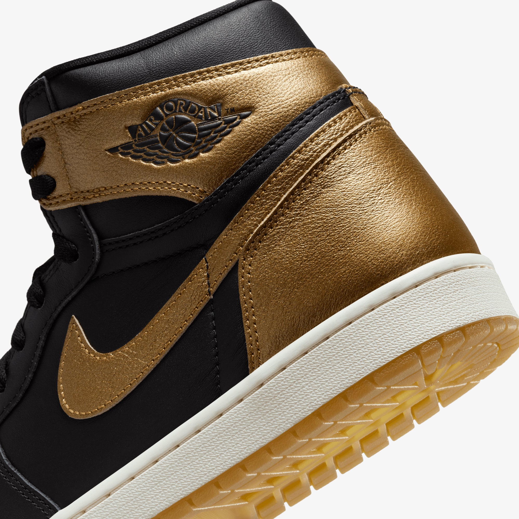 air jordan retro 1 mid black