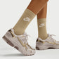 NIKE | ZOOM VOMERO 5 { LT OREWOOD BRN/METALLIC GOLD-HEMP