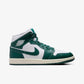 JORDAN | AIR JORDAN 1 MID { WHITE/OXIDIZED GREEN-SAIL