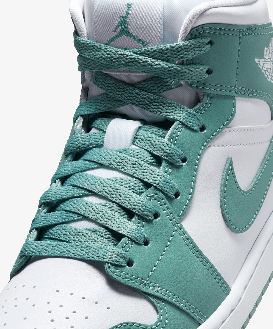 JORDAN | AIR JORDAN 1 MID { WHITE/CANNON – Superkicks
