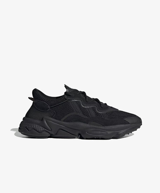 ADIDAS ORIGINALS | OZWEEGO { CORE BLACK
