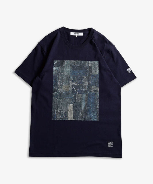 FDMTL | GRAPHIC BORO TEE  { NAVY