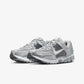NIKE | ZOOM VOMERO 5 { WOLF GREY/WHITE-METALLIC SILVER