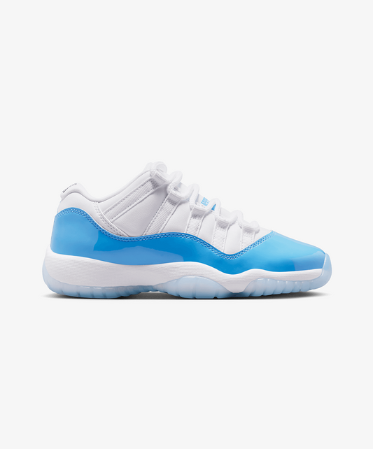 JORDAN | AIR JORDAN 11 RETRO LOW "UNIVERSITY BLUE" (GS) { WHITE/BLACK/UNIVERSITY BLUE
