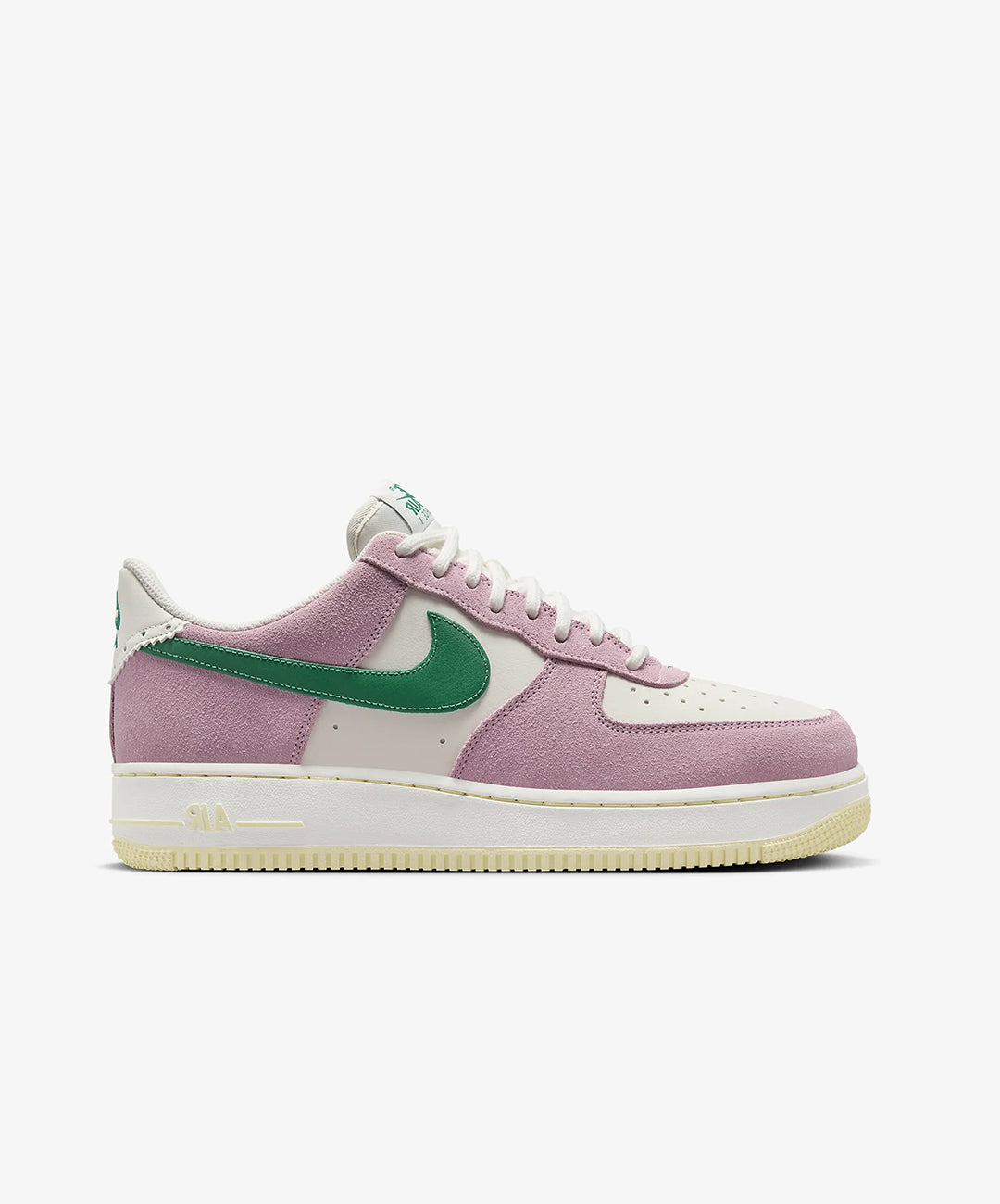 Nike | AIR FORCE 1 '07 LV8 { SAIL/MALACHITE-MED SOFT PINK-ALABASTER
