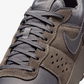 NIKE | C1TY { PENCIL POINT/MEDIUM ASH-CAVE STONE