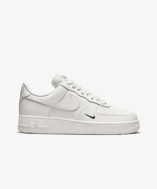 NIKE | AIR FORCE 1 '07 ESSENTIAL { SAIL/SAIL-BLACK