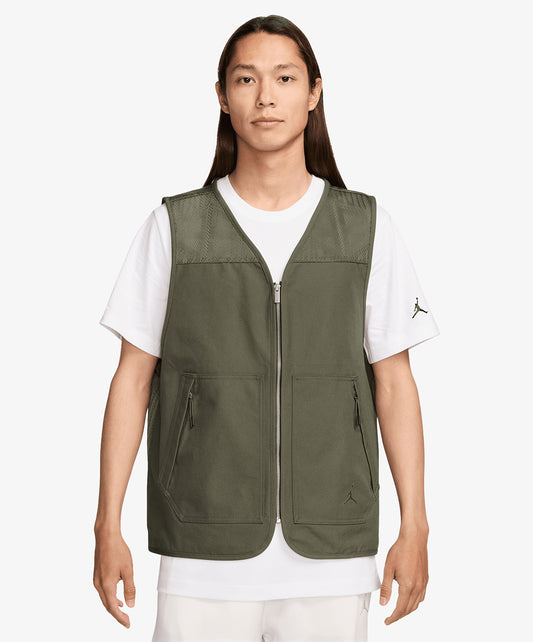 JORDAN | ESSENTIALS VEST { MEDIUM OLIVE