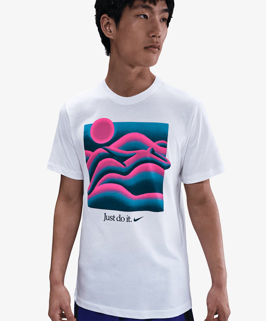NIKE | SPORTSWEAR T-SHIRT { WHITE
