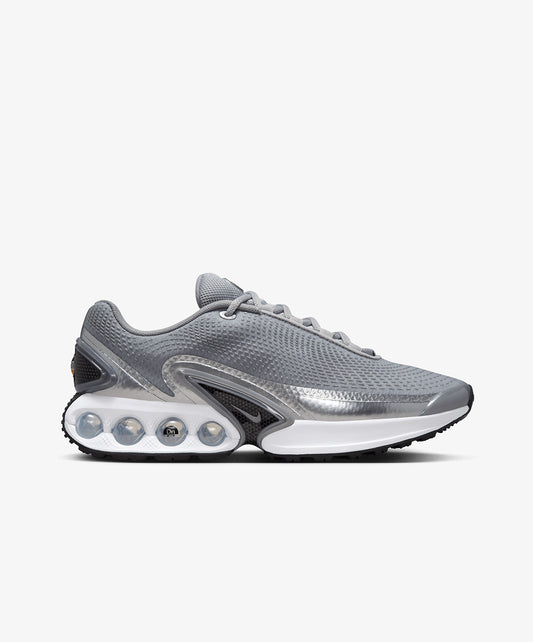 Nike | AIR MAX DN { METALLIC SILVER/METALLIC SILVER-WHITE