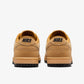 NIKE | DUNK LOW RETRO SE { WHEAT/WHEAT-GUM YELLOW-BLACK