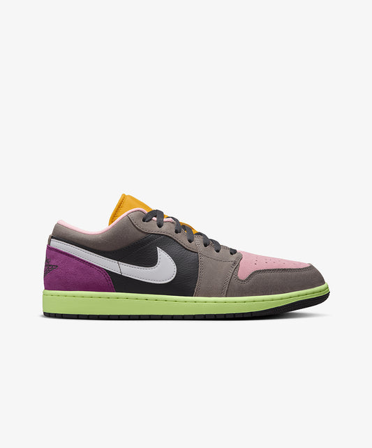 JORDAN | AIR JORDAN 1 LOW SE { OIL GREY/WHITE-CAVE STONE-ARCTIC PUNCH