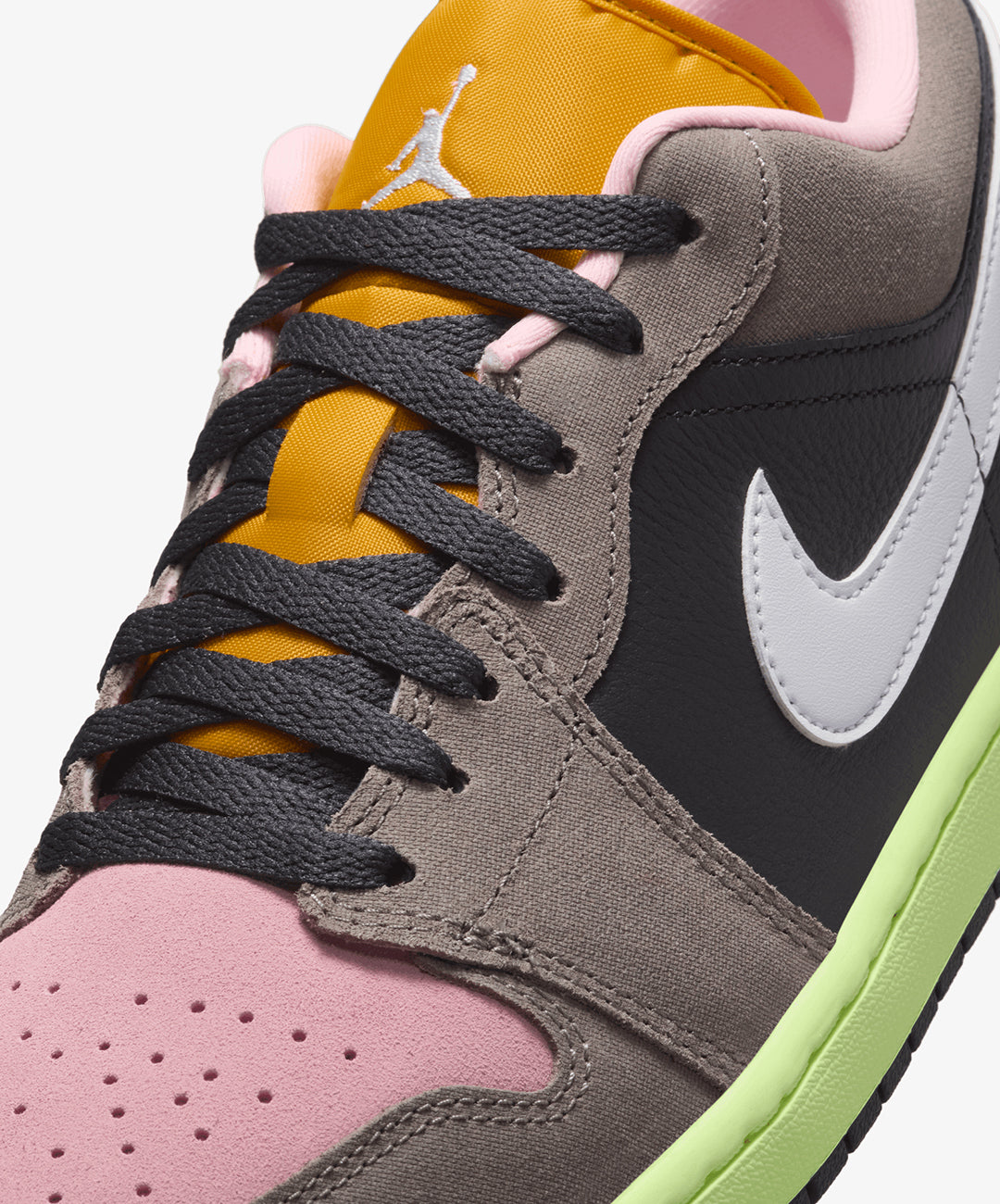 JORDAN | AIR JORDAN 1 LOW SE { OIL GREY/WHITE-CAVE STONE-ARCTIC