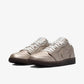 Jordan | AIR JORDAN 1 LOW SE { METALLIC ZINC/METALLIC ZINC-SUMMIT WHITE