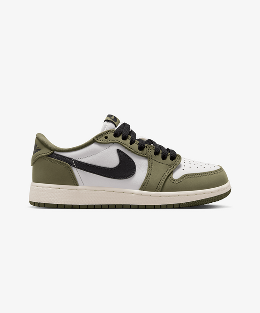 JORDAN | AIR JORDAN 1 RETRO LOW { MEDIUM OLIVE/SUMMIT WHITE