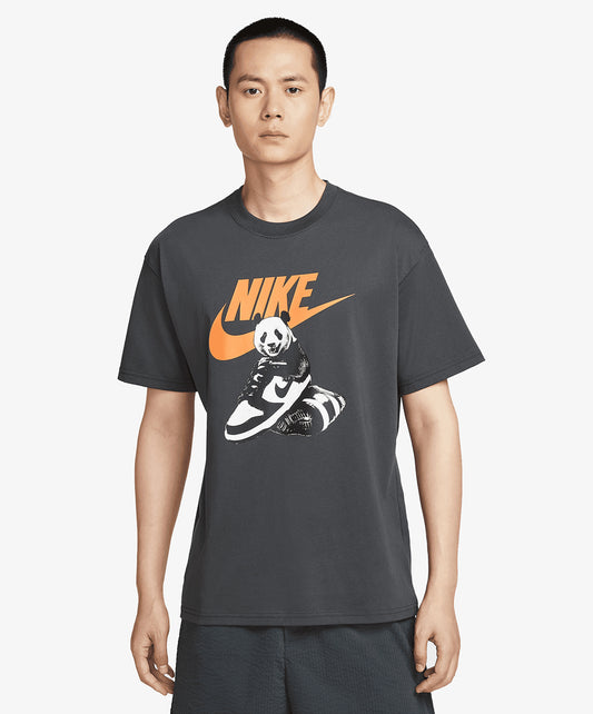 NIKE | AS M NSW TEE FW MBR CNCT FA25 { ANTHRACITE