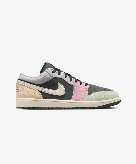 JORDAN | AIR JORDAN 1 LOW SE { ANTHRACITE/SAIL-MUSLIN-IRIS WHISPER
