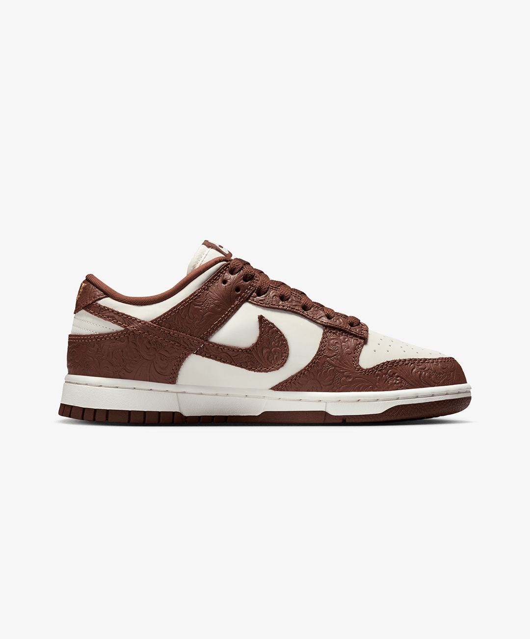 NIKE | DUNK LOW { SAIL/FAUNA BROWN-SAIL-METALLIC GOLD