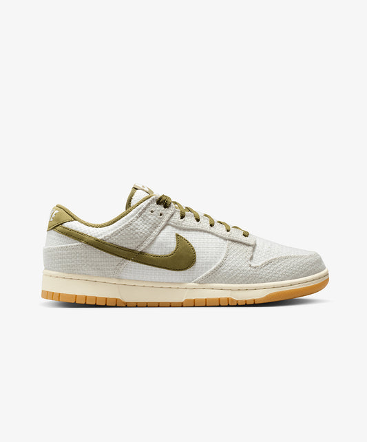 NIKE | DUNK LOW RETRO SE { LIGHT BONE/SUMMIT WHITE/PALE IVORY/PILGRIM