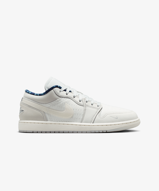 JORDAN | AIR JORDAN 1 LOW SE { SUMMIT WHITE/SAIL-MULTI-COLOR-OFF WHITE