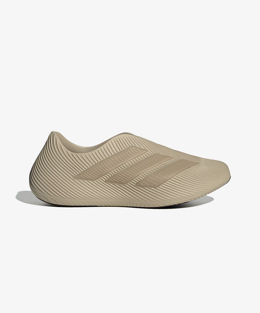 ADIDAS |PURECHILL { KHAKI THREE/GOLD RW/ CORE BLACK