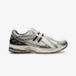 New Balance | 1906 { METALLIC SILVER/BLACK