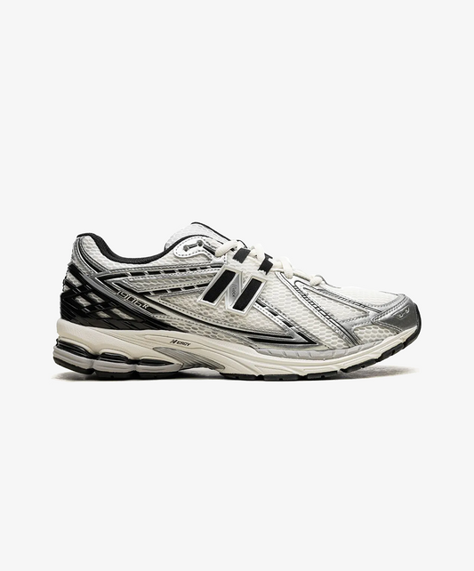 New Balance | 1906 { METALLIC SILVER/BLACK