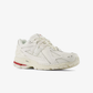New Balance | 1906R { ANGORA WITH SEA SALT AND SHADOW RED