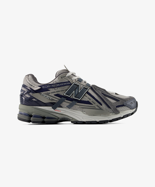New Balance | 1906 { GREY