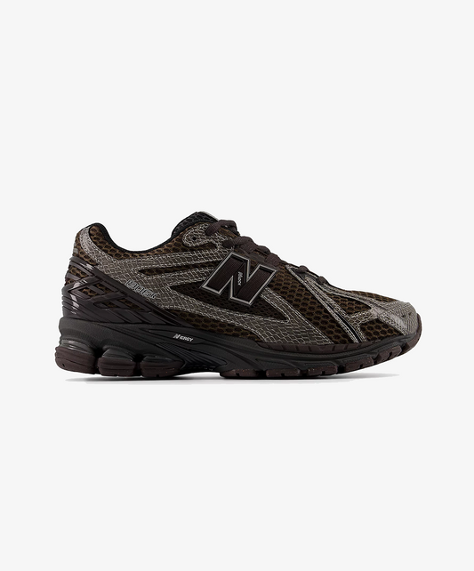 New Balance | U1906R { THUNDER BROWN WITH BLACK